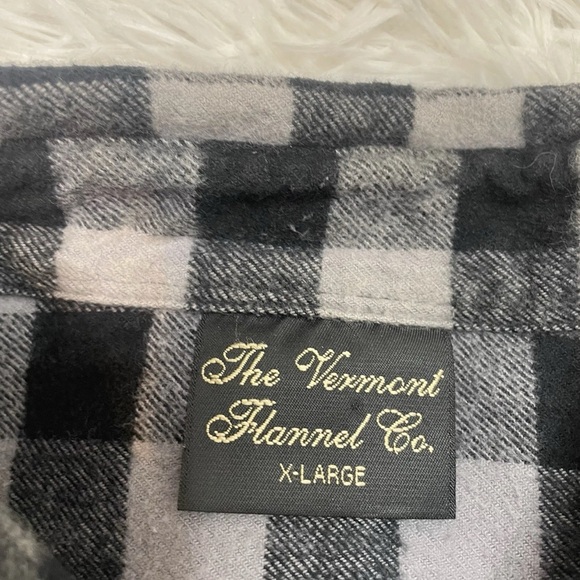 The Vermont Flannel Co. Men’s Size XL Black Gray Buffalo Plaid Button Down Shirt - Picture 5 of 9